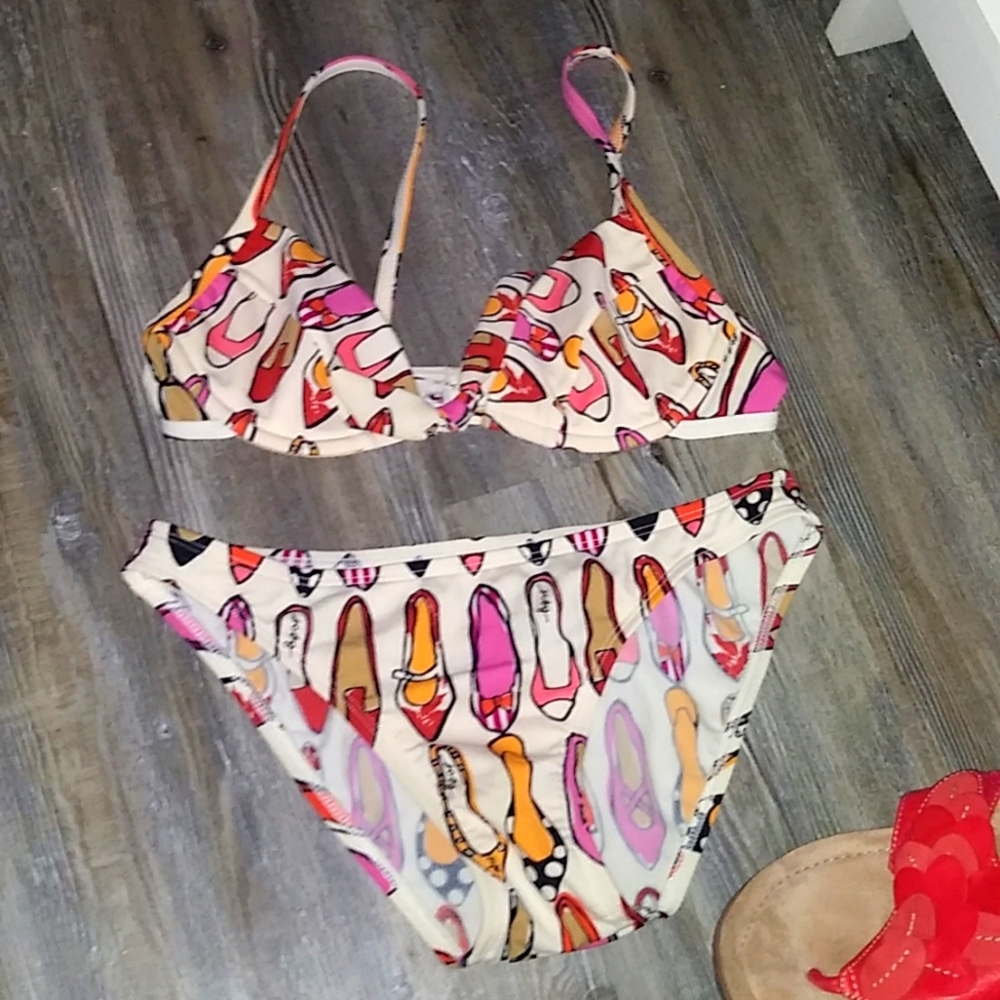 BCBG 🏊 👙